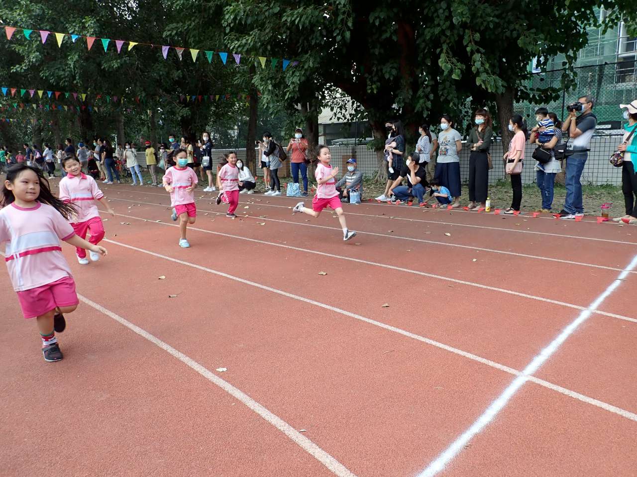 PB270252-1280