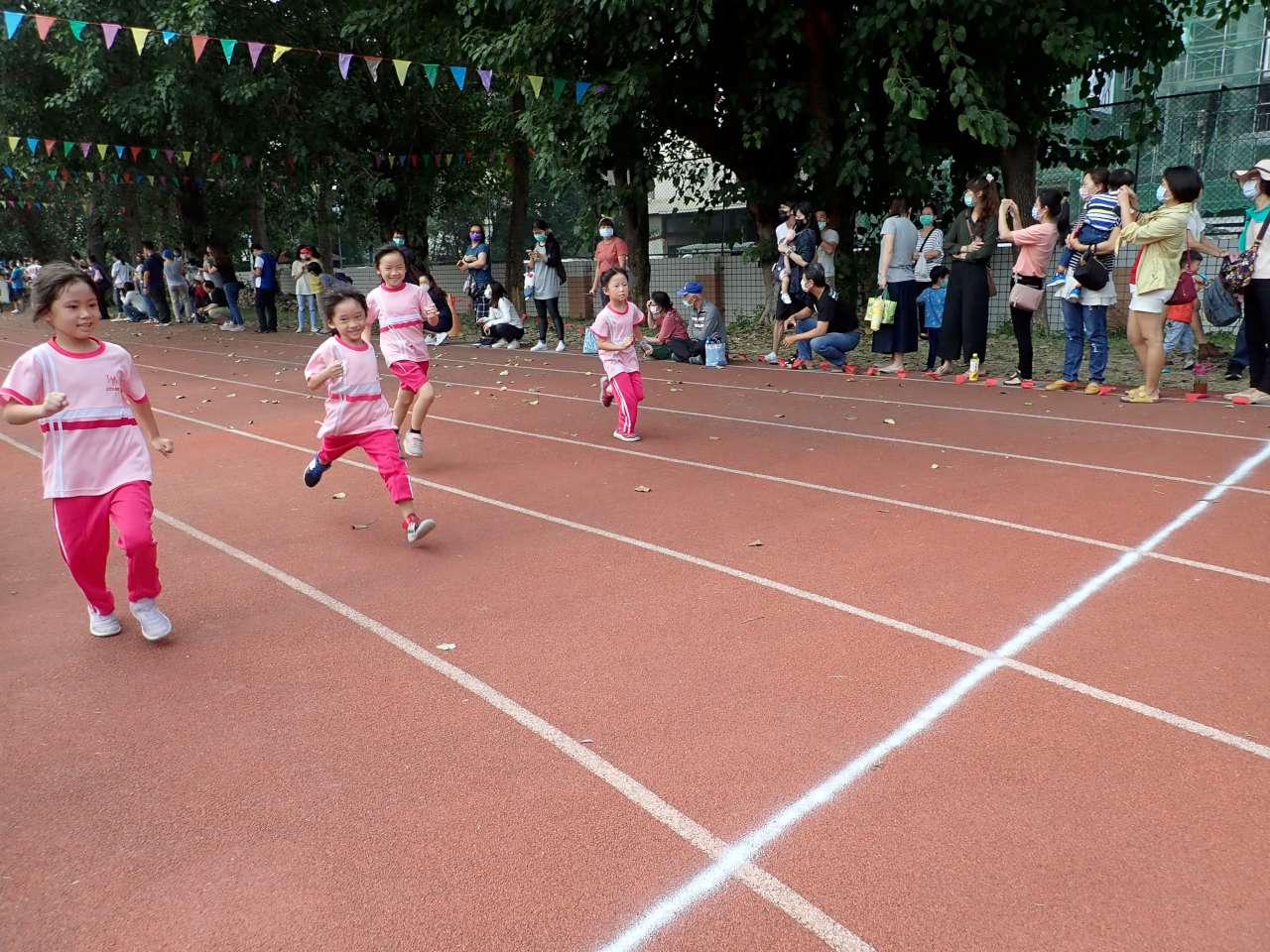 PB270254-1280