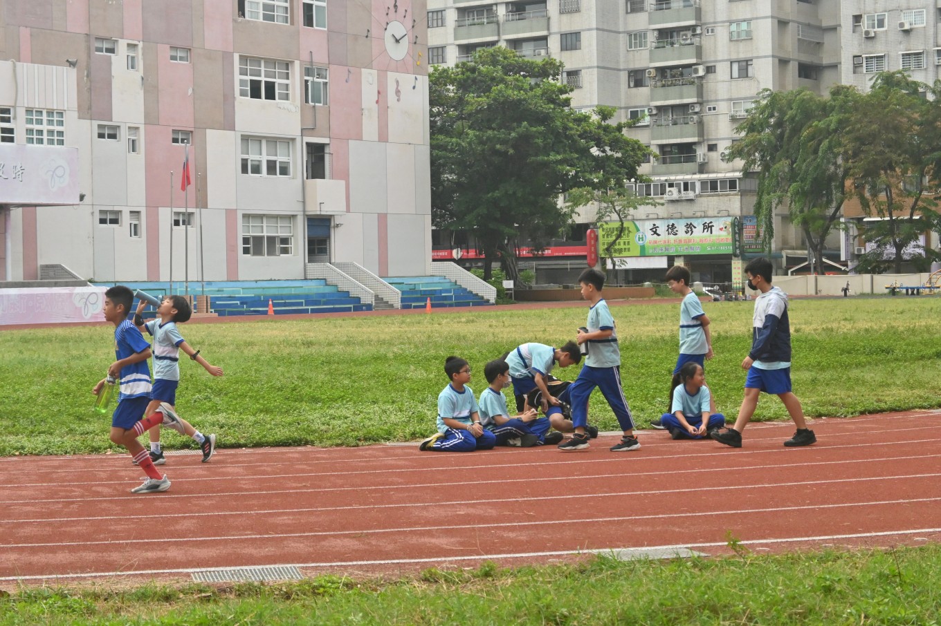 b03_002.jpg