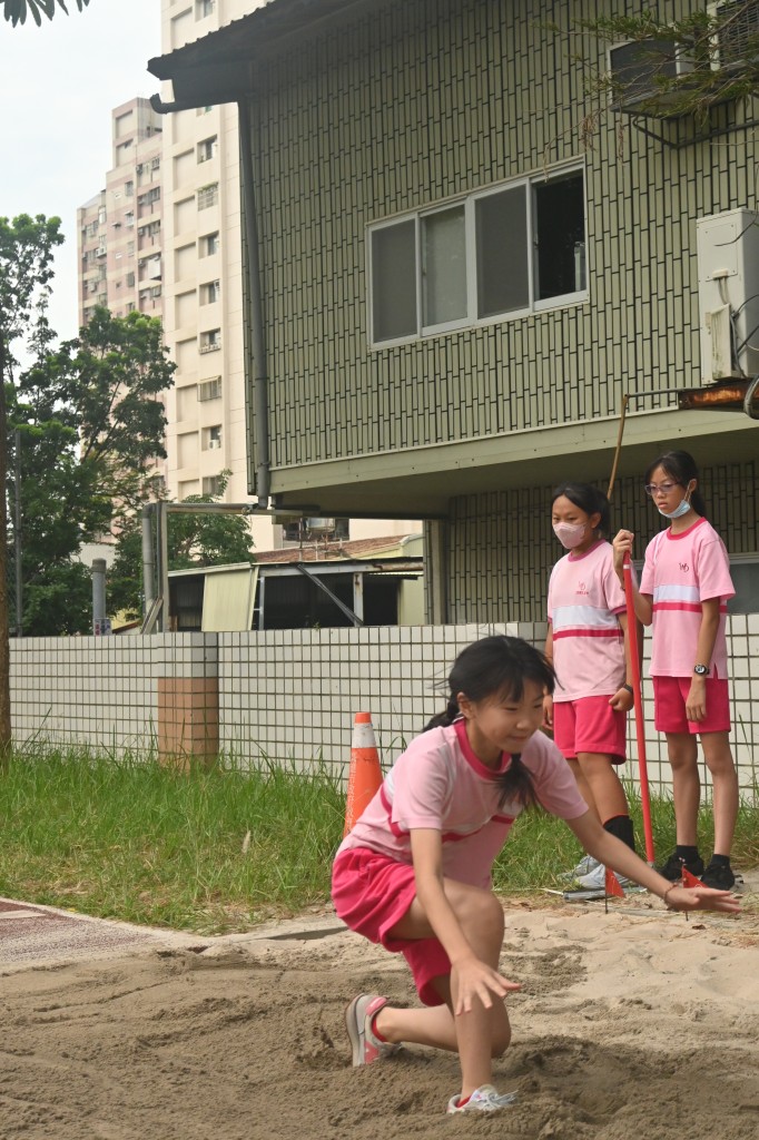 b03_023.jpg