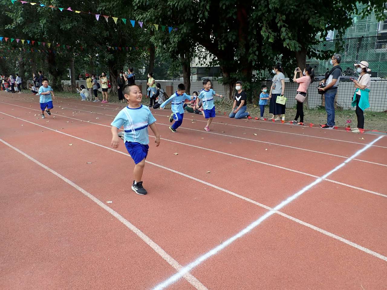 PB270237-1280