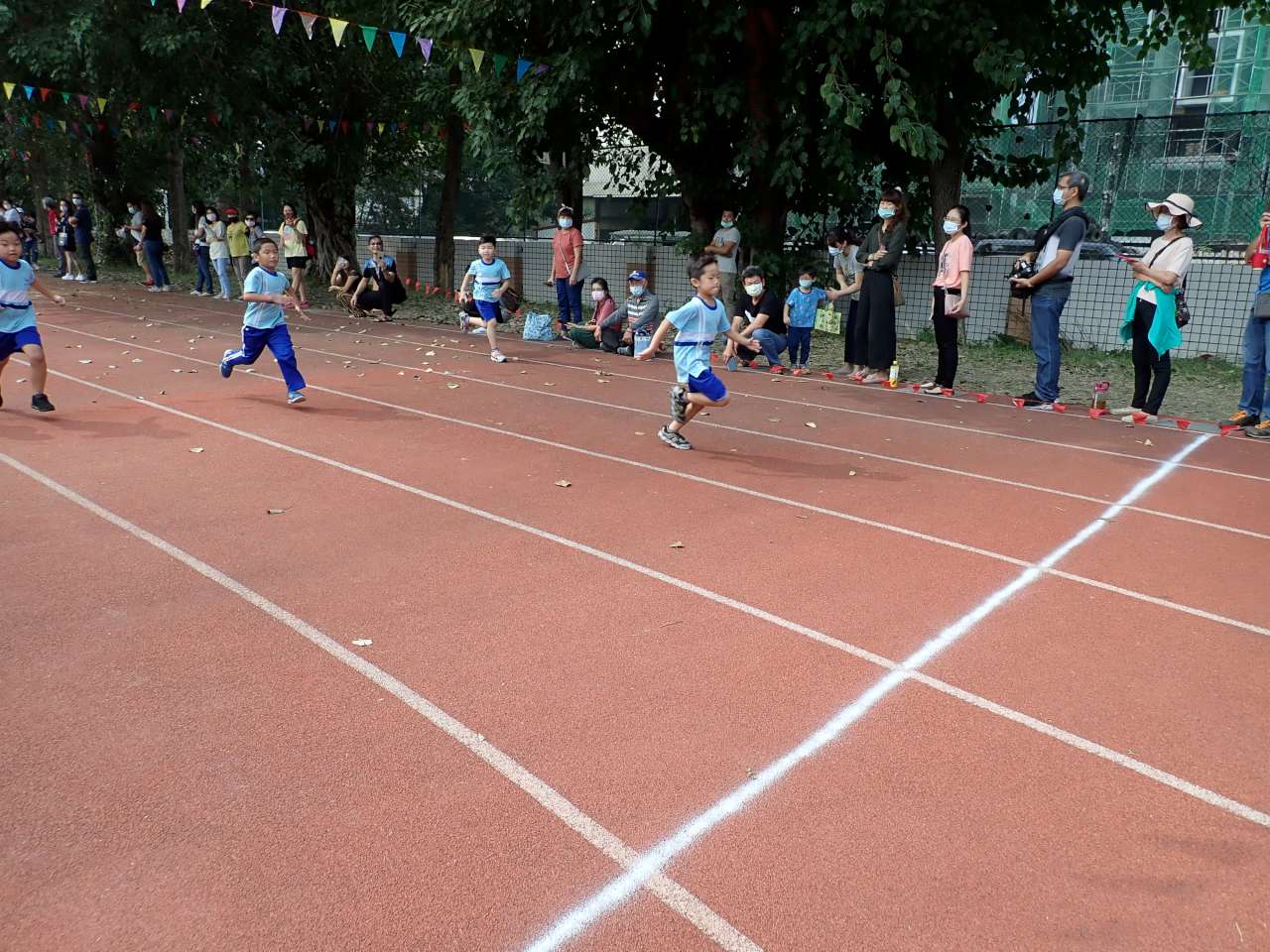 PB270243-1280
