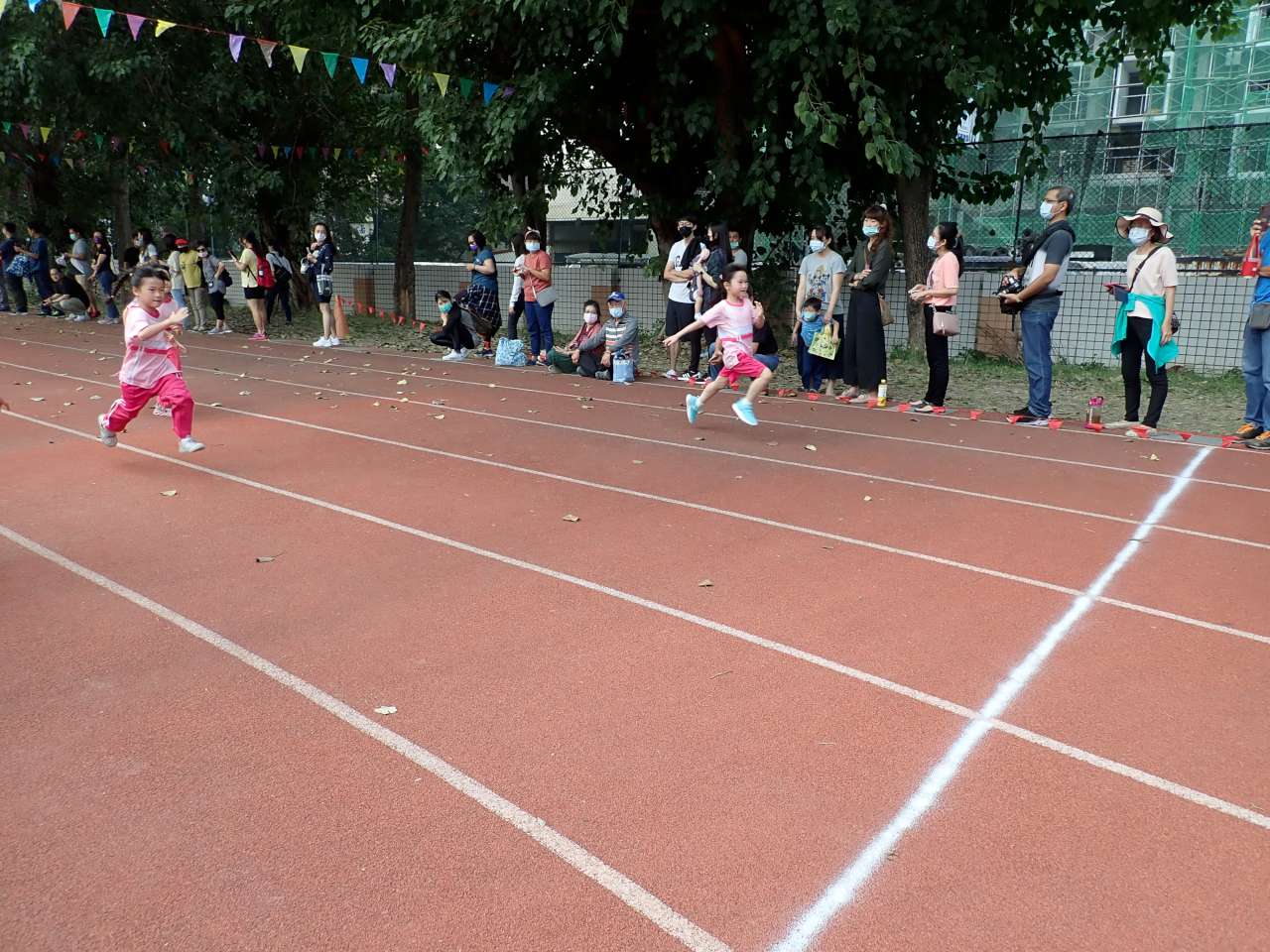 PB270247-1280