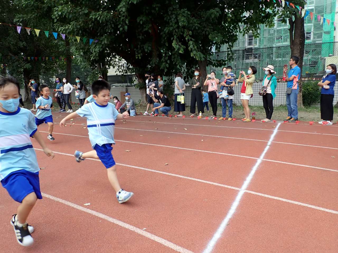 PB270255-1280