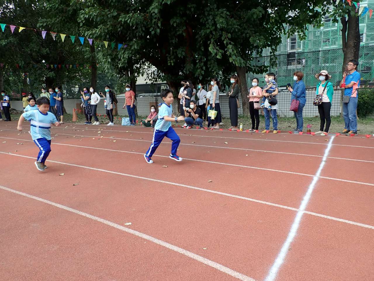 PB270257-1280