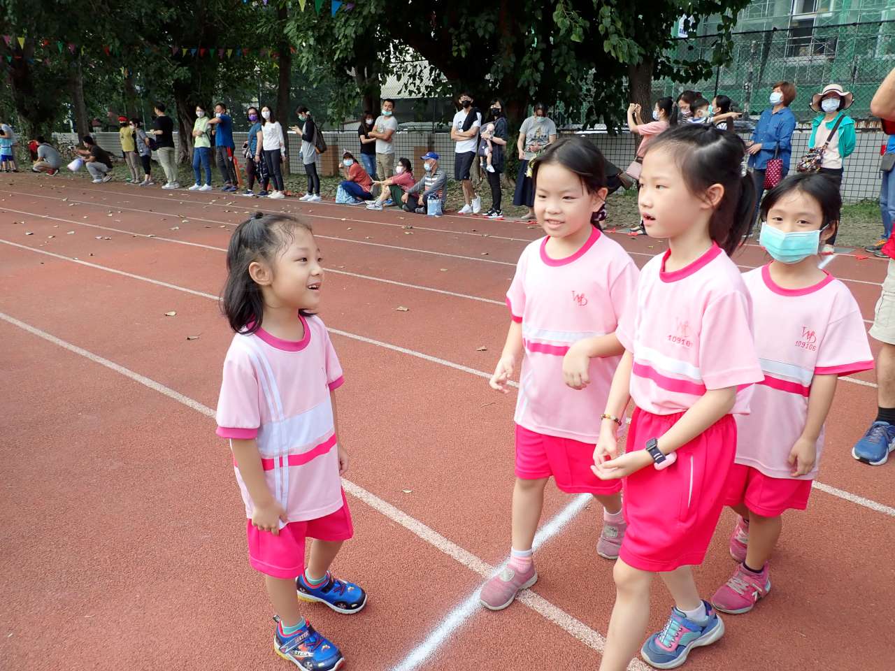 PB270266-1280