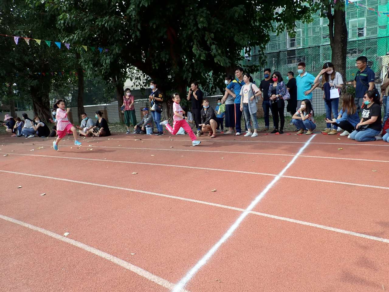 PB270304-1280