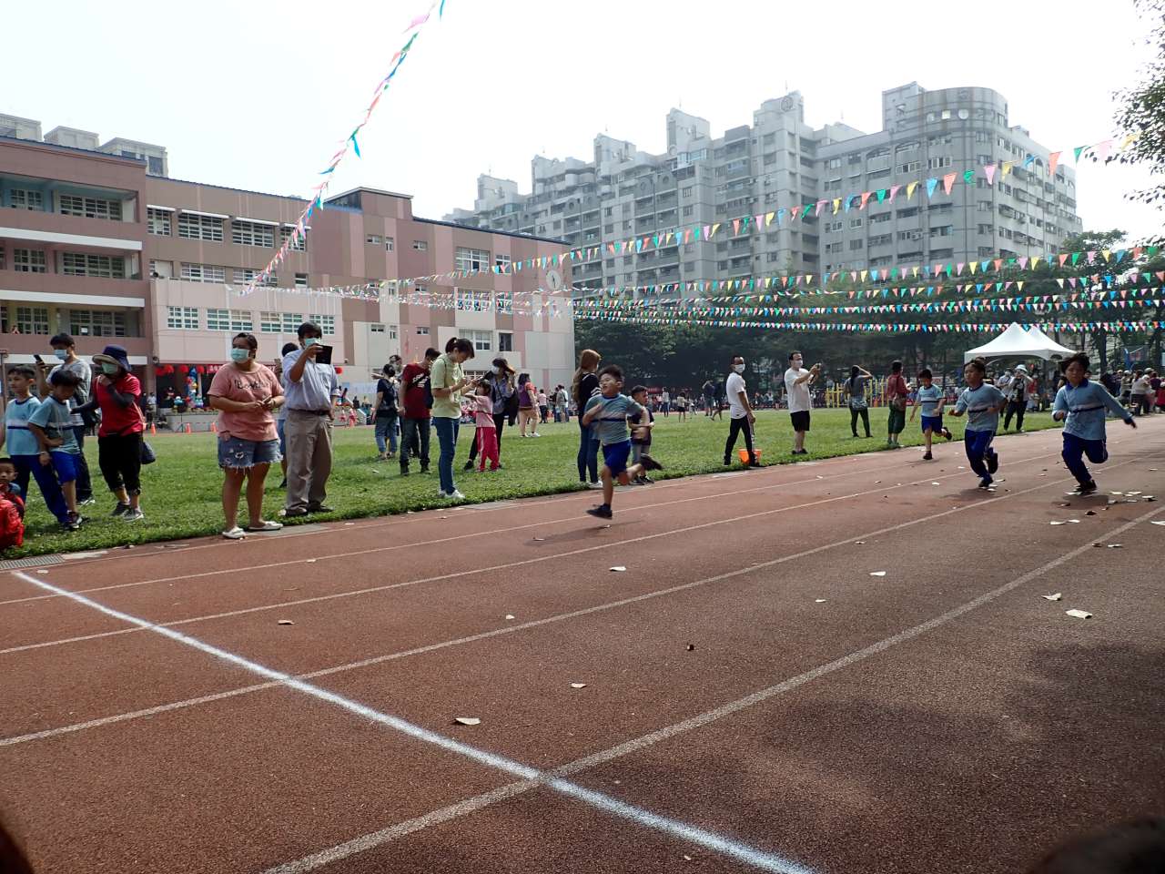 PB270320-1280