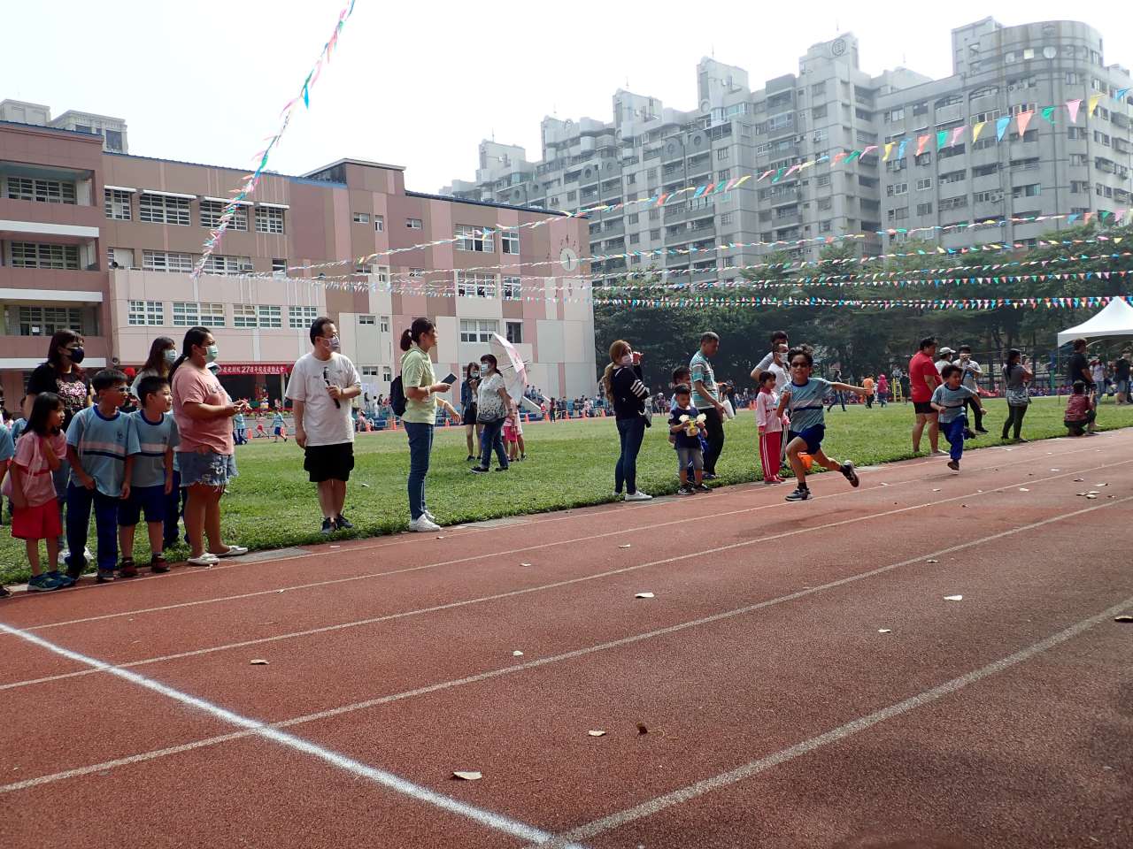 PB270325-1280